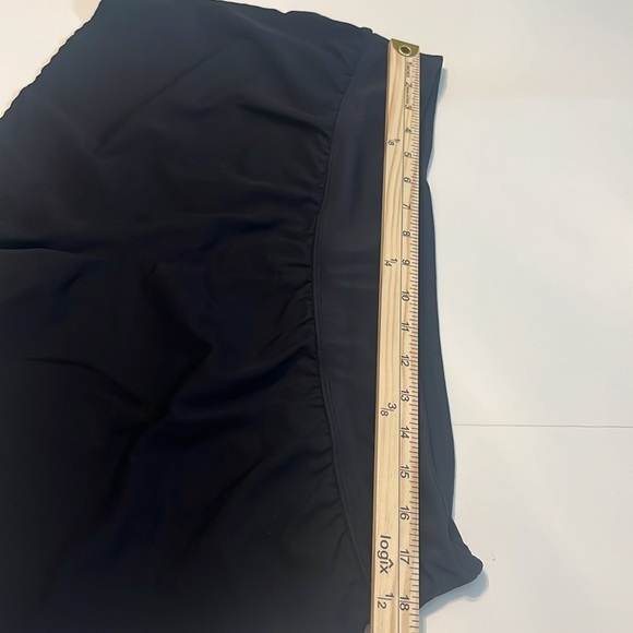 Nike Solid Element Women's Black Board Shorts (Plus Size) Size 1X - Picture 5 of 9